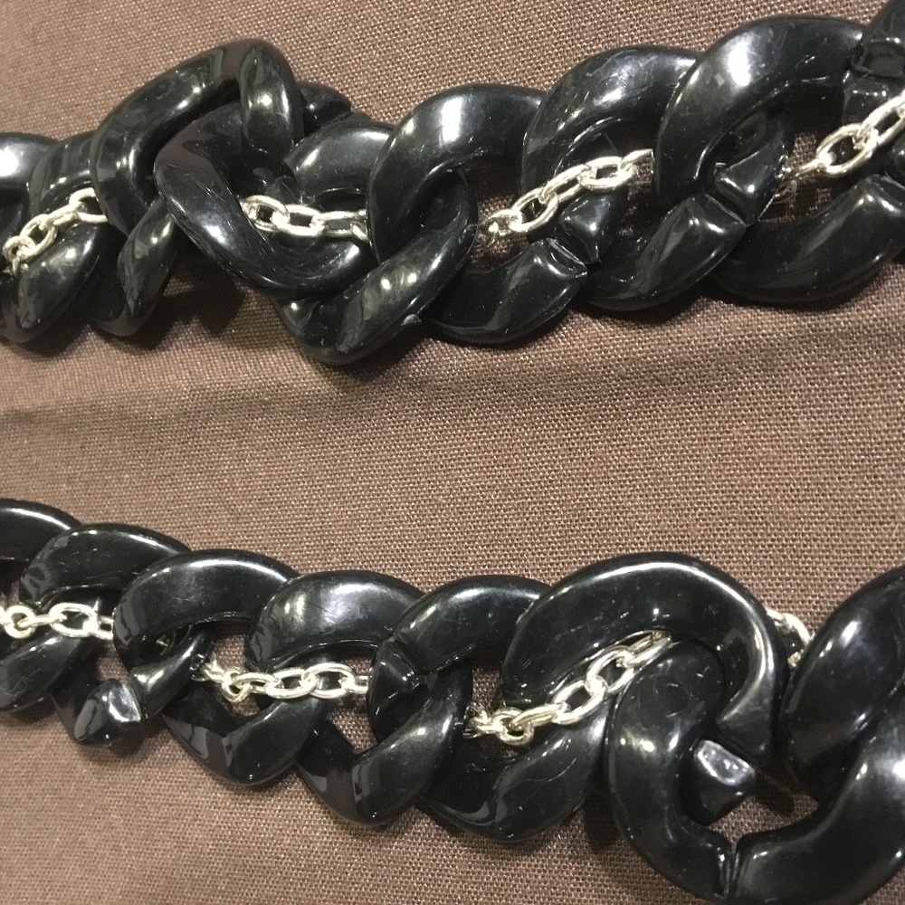 NECKLACE - Picture 2 of 3